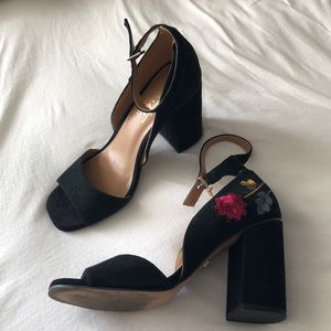 Heel with floral accent